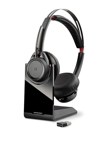 Компания Plantronics представила первую беспроводную стерео UC – гарнитуру для умного рабочего пространства